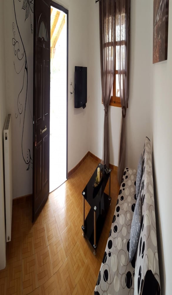 Apartment photo 2