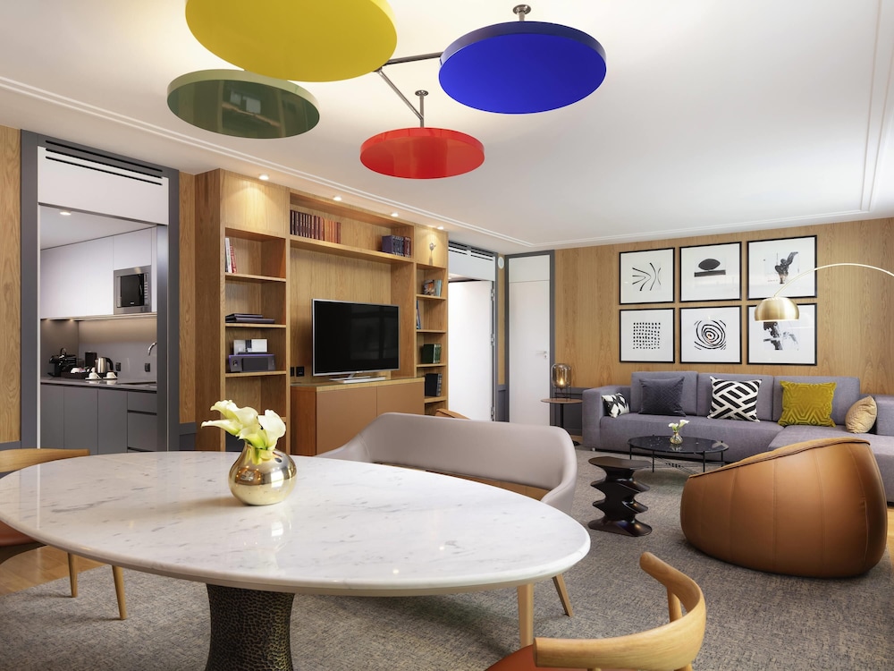 Luxury Suite, 1 King Bed, Kitchenette (Opera) - Photo 1