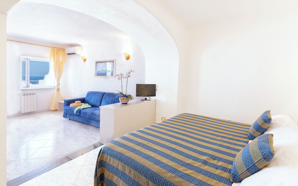Junior Suite, Terrace, Sea View - Photo 4