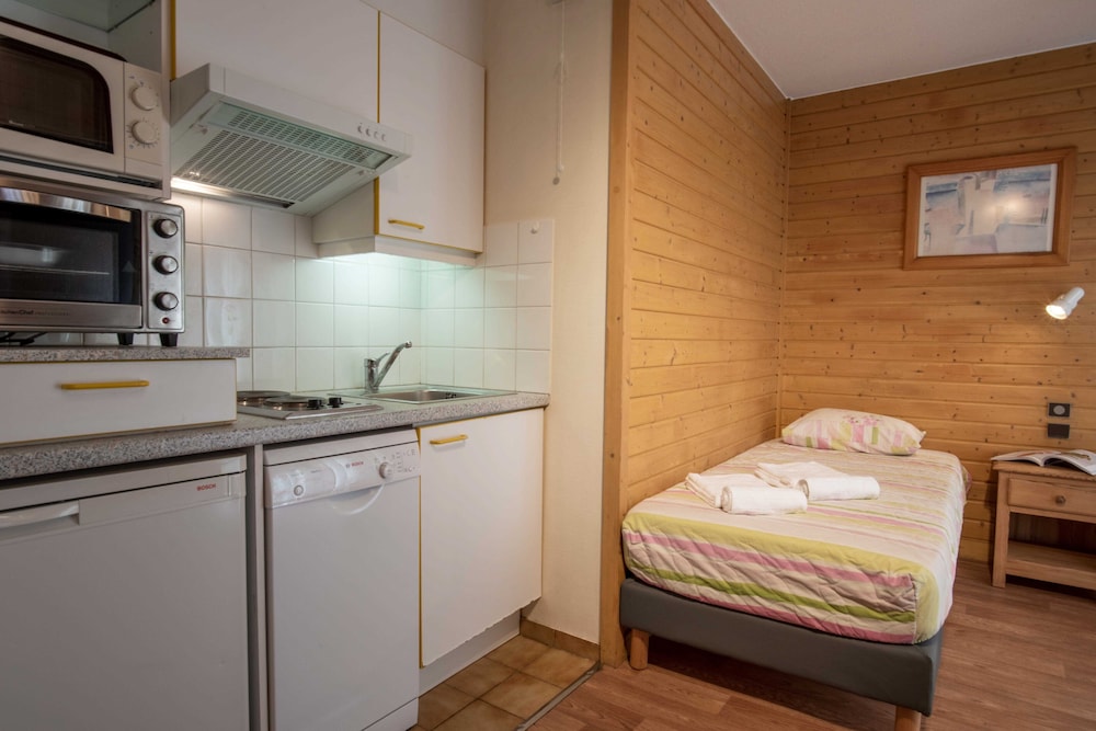 Studio, 1 Twin Bed, Balcony photo 3