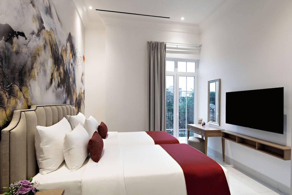 3 Bedroom Suite - Photo 3