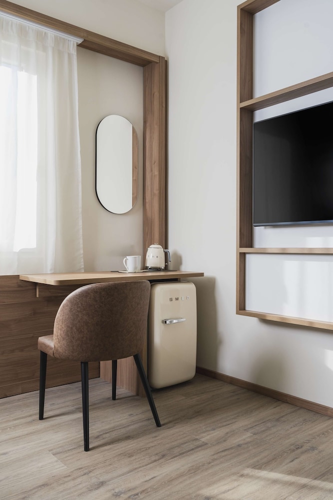 Junior Suite, 1 King Bed, Terrace