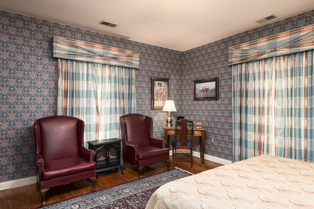 The Foxhunt King Suite photo 2