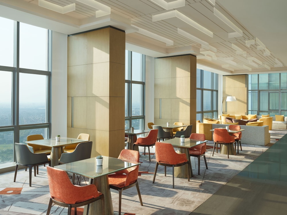 Executive Room, 1 King Bed, City View photo 2