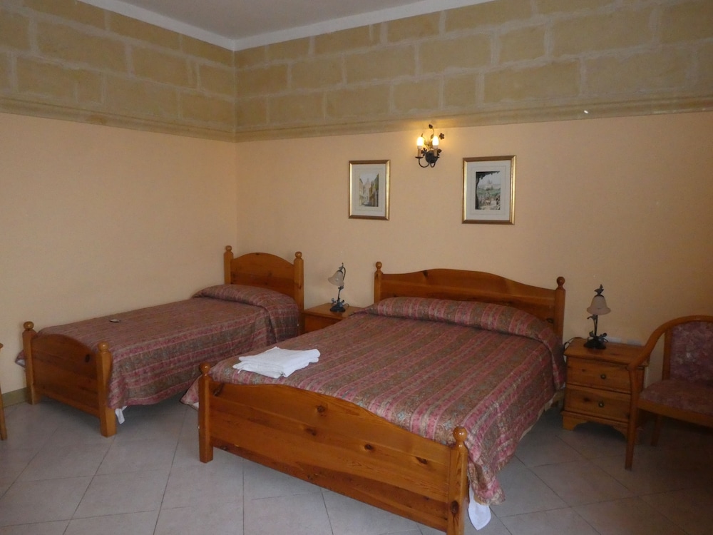Triple Room, Sea View (Top Floor) photo 2