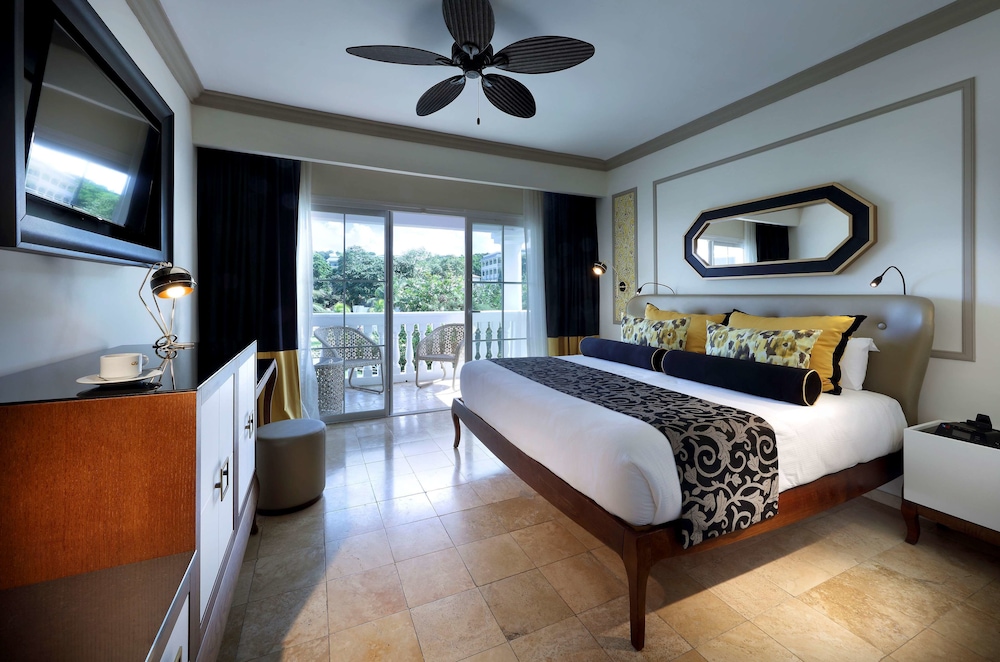 Signature Level Suite