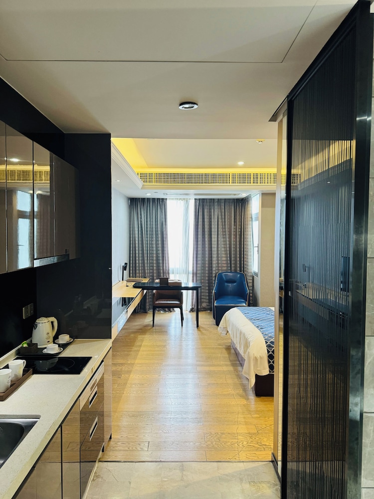 Business Double Room, City View photo 2
