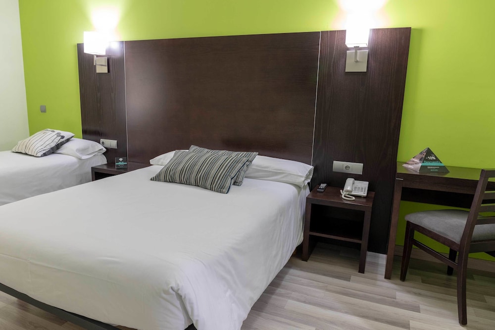 Triple Room - Photo 2