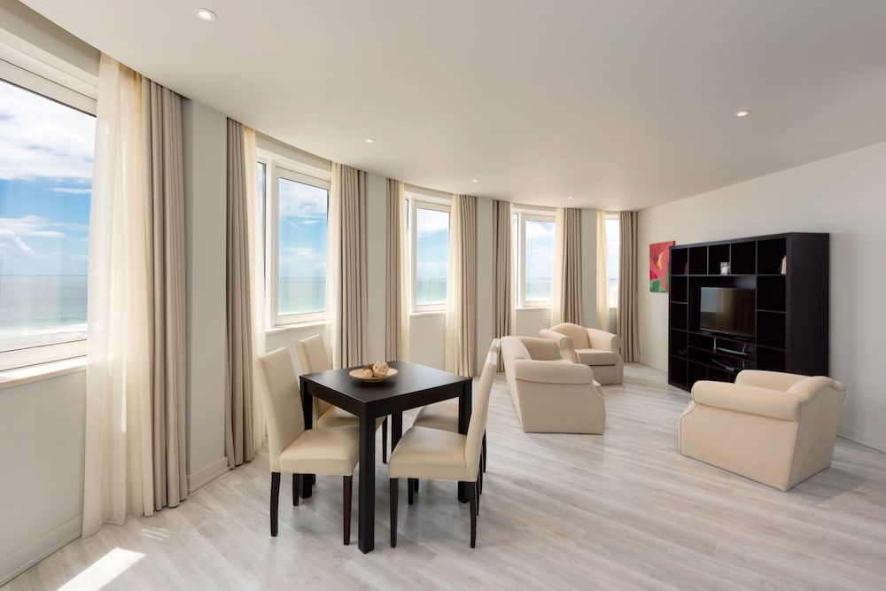 Junior Suite, 1 Double Bed, Non Smoking, Ocean View (Premium) photo 2
