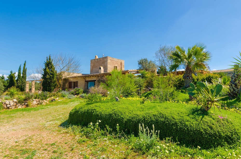 Villa photo 3