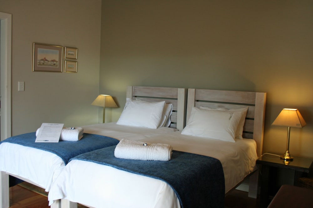 Twin Room - Photo 1