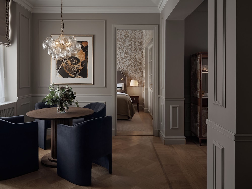 Suite (Courtyard | Twin)