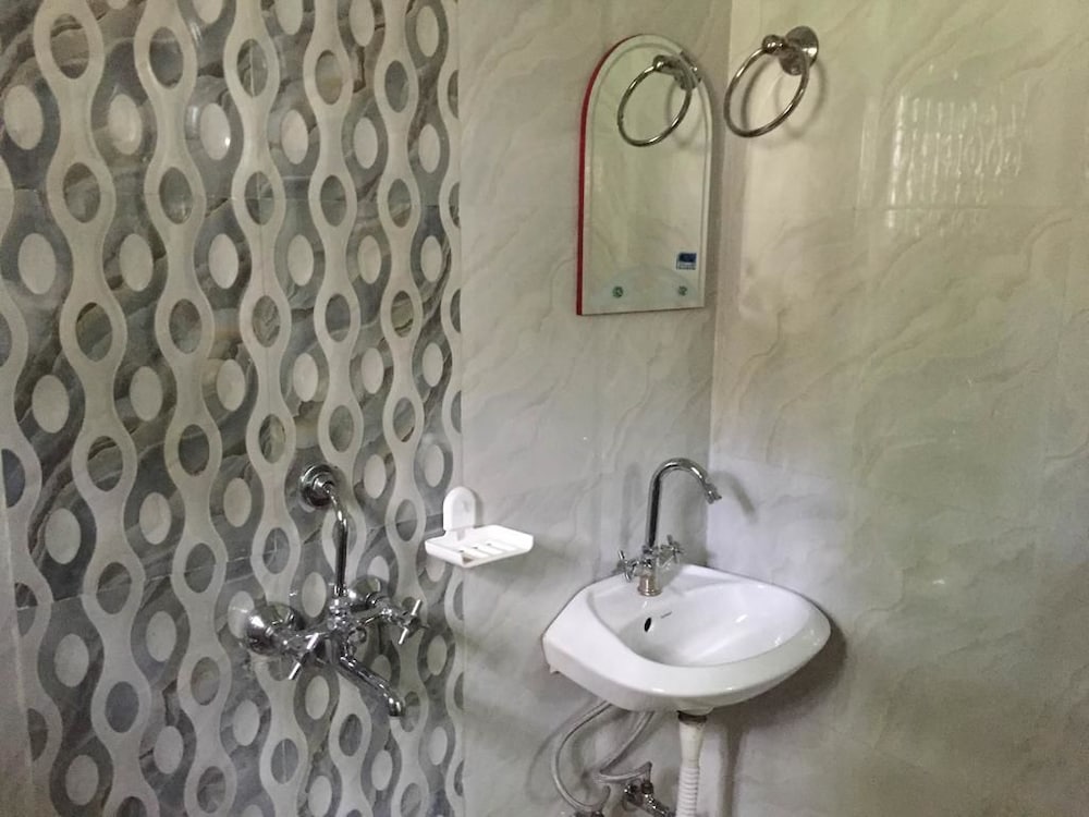 Basic Single Room photo 2