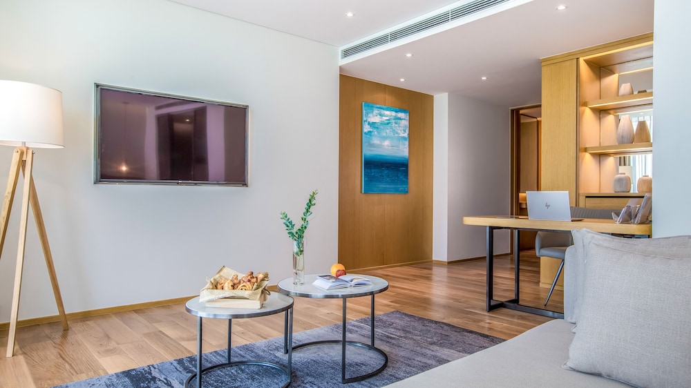 Junior Suite, City View - Photo 3