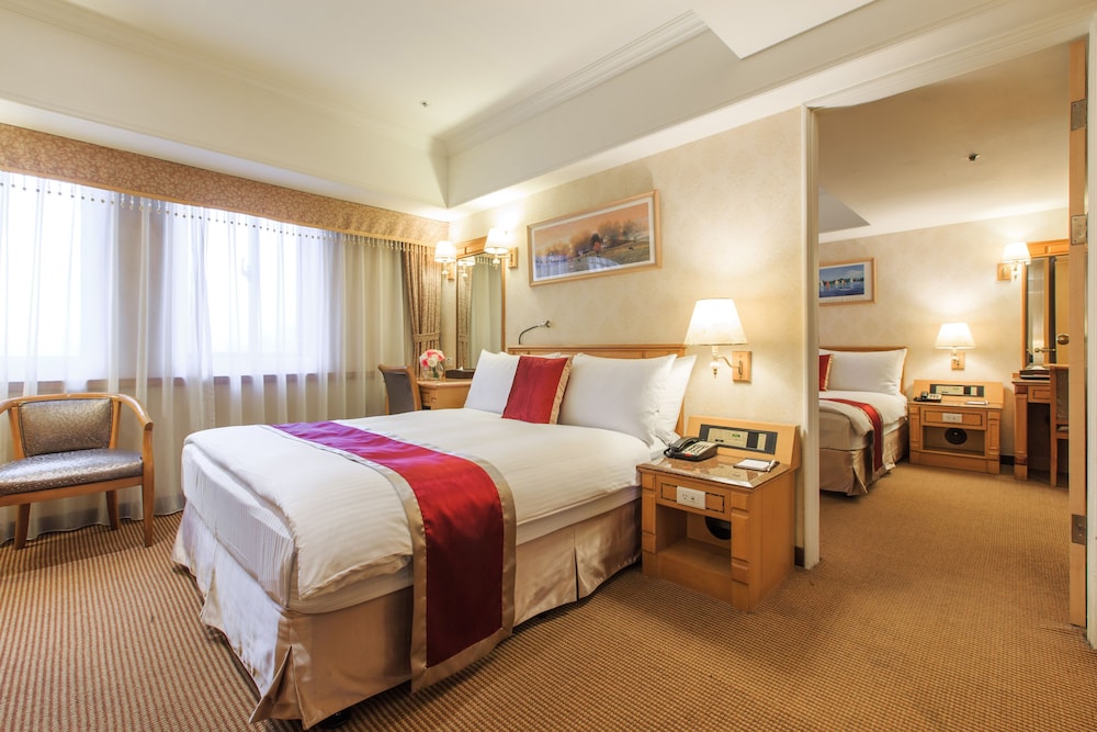 Deluxe Quadruple Room