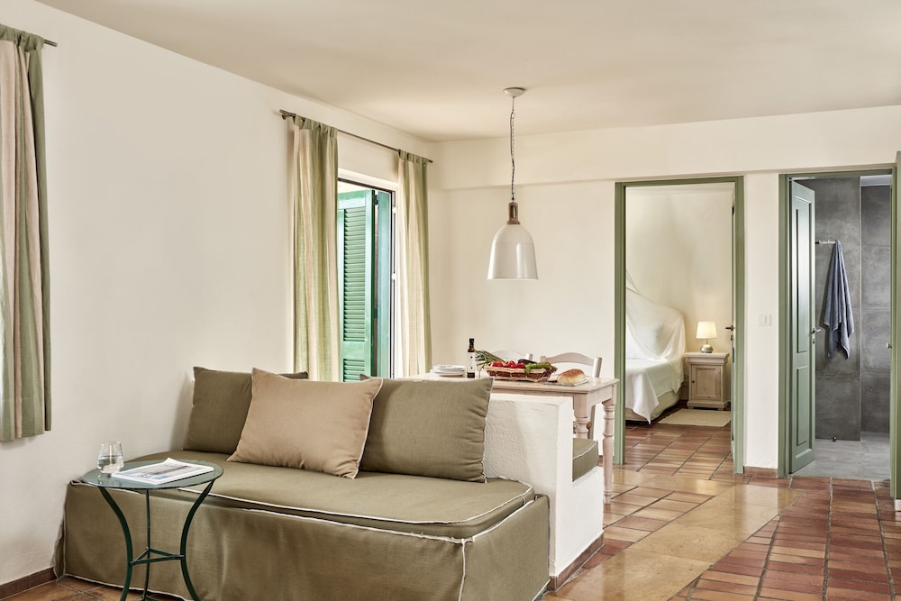 Superior Apartment, 1 Bedroom, Partial Sea View (Family) photo 2