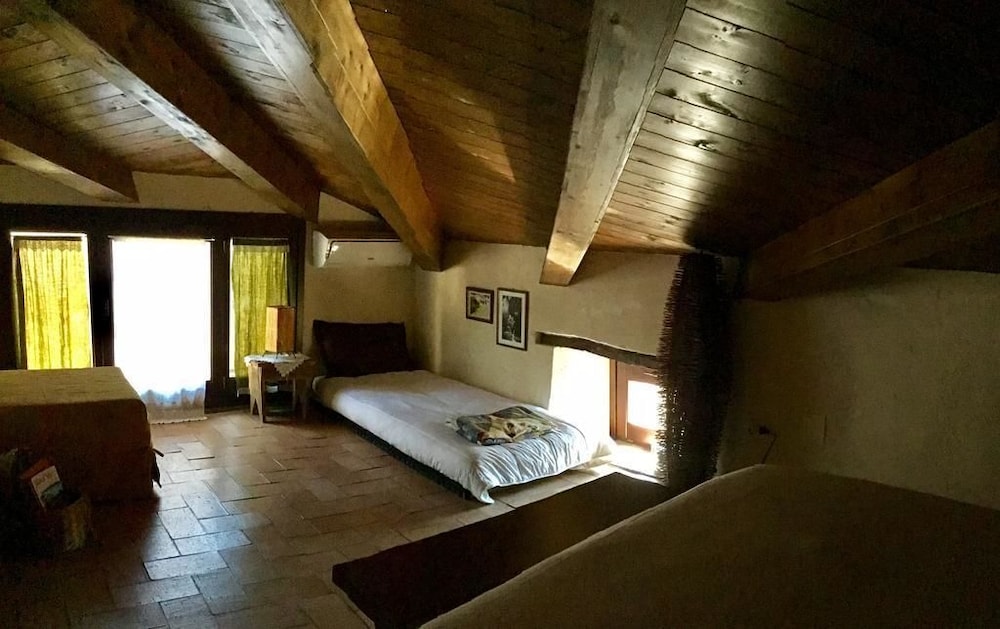 Basic Double Room, Ensuite photo 2