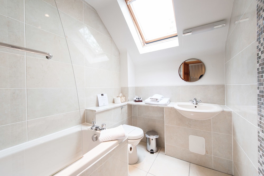 Executive Room - Photo 11