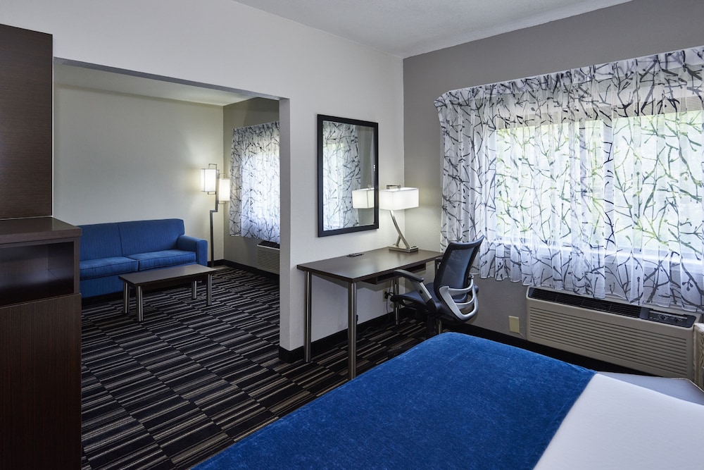 Suite, Multiple Beds photo 2