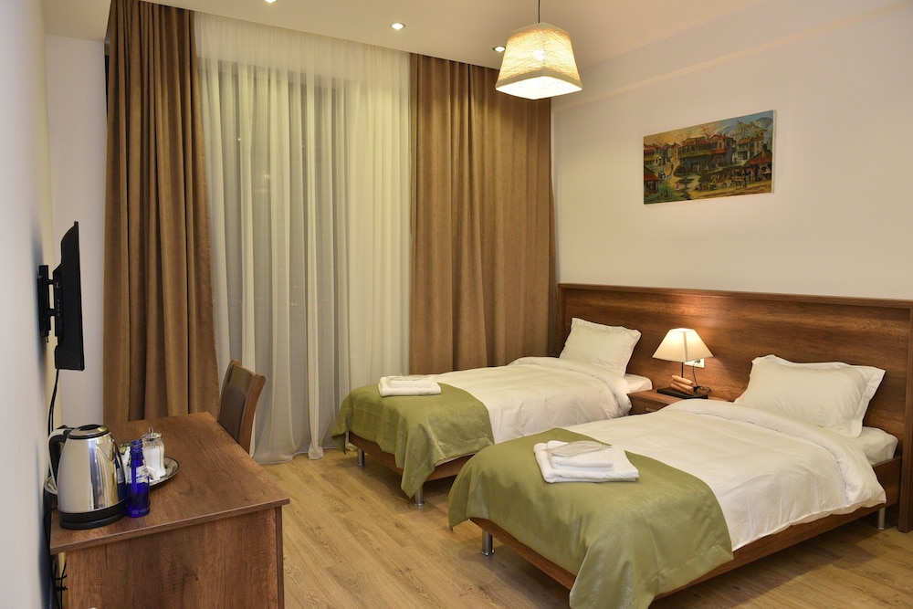 Standard Twin Room, Mountain View photo 1