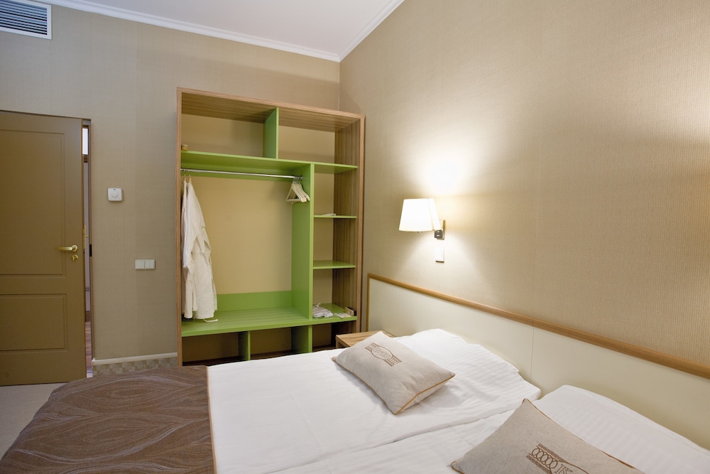 Quadruple Room, Multiple Beds photo 1