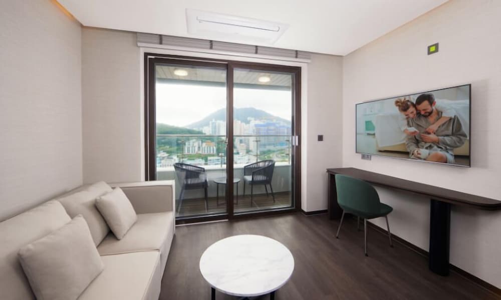 Double Room, 1 Queen Bed, Balcony, City View