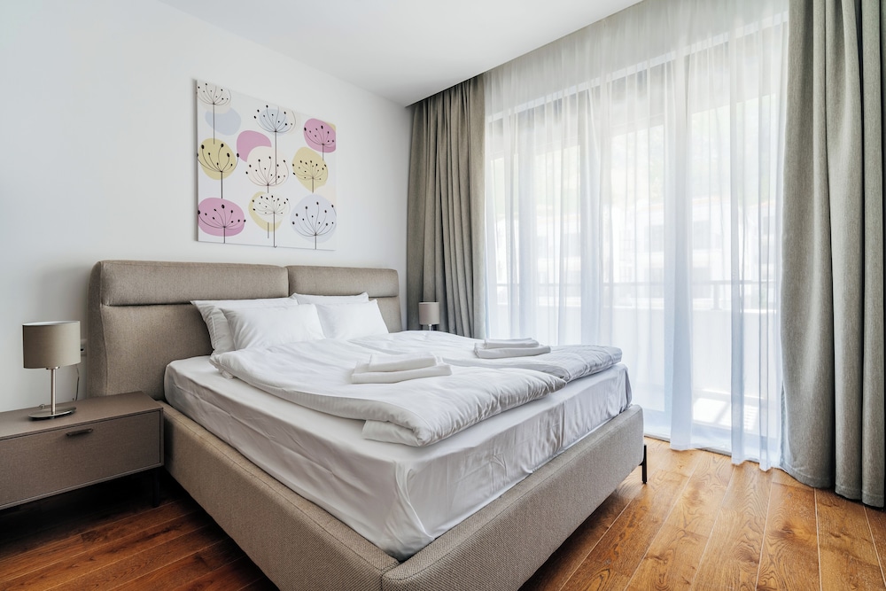Apartment, 2 Bedrooms, Balcony, Pool View