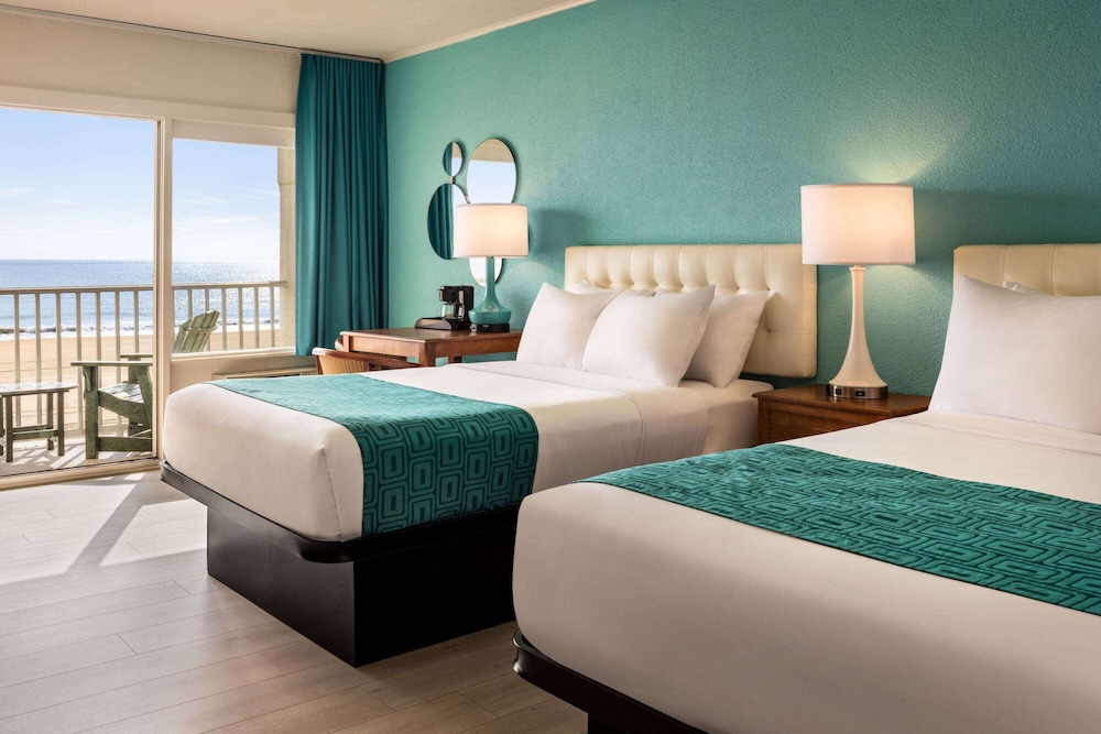 Room, Non Smoking, Oceanfront (2 Double Beds & 1 Sofa Bed, 1st Floor) photo 1