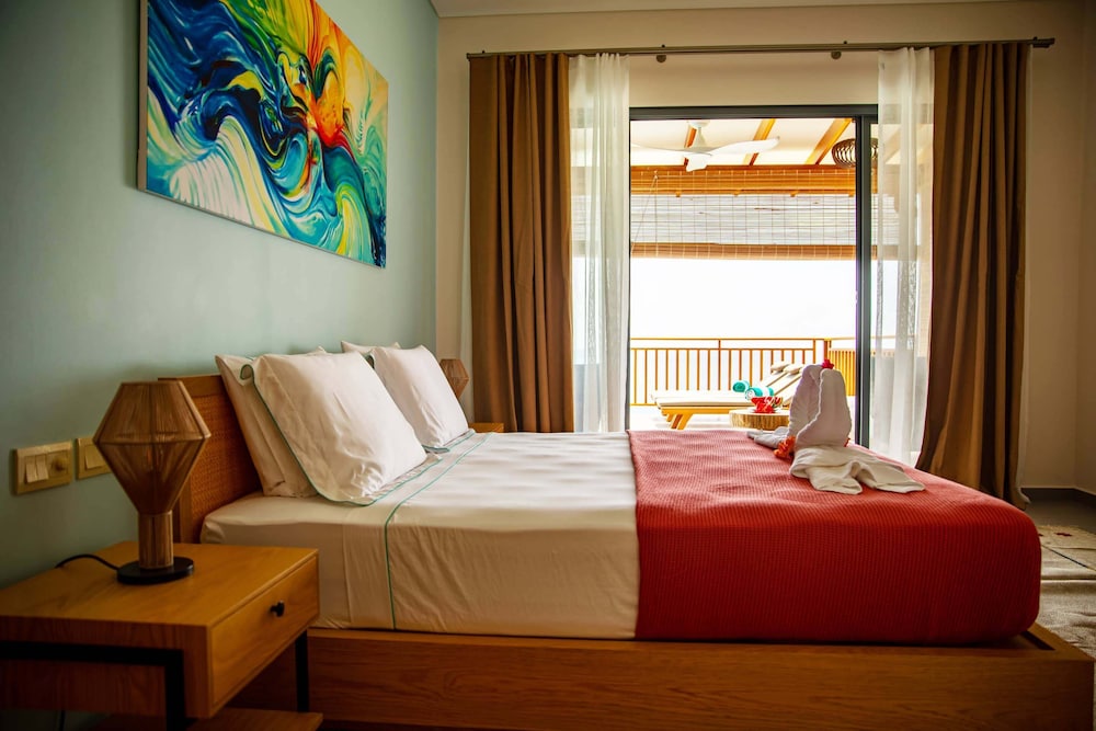 Superior Chalet, 2 Bedrooms, Private Pool, Ocean View photo 3