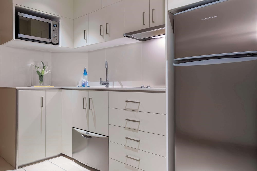 Apartment, 2 Bedrooms (Dual Key) (No Housekeeping) - Photo 9