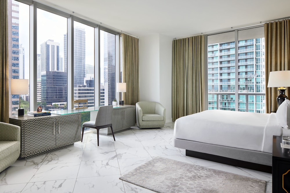 Penthouse, 2 Bedrooms, River View (Suite, Larger, City View)