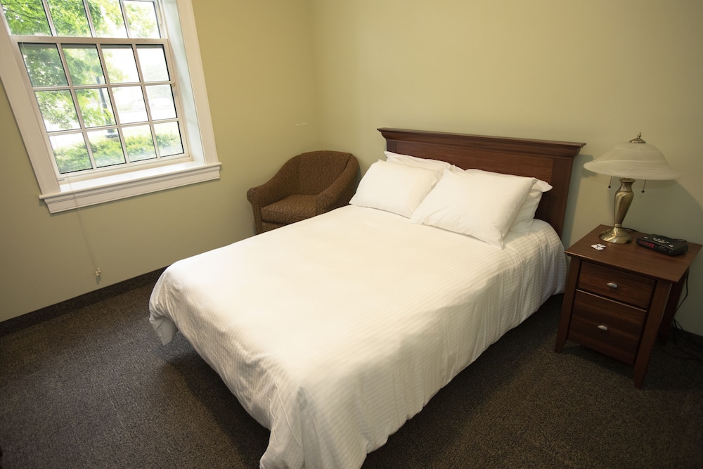 Queen Room photo 1