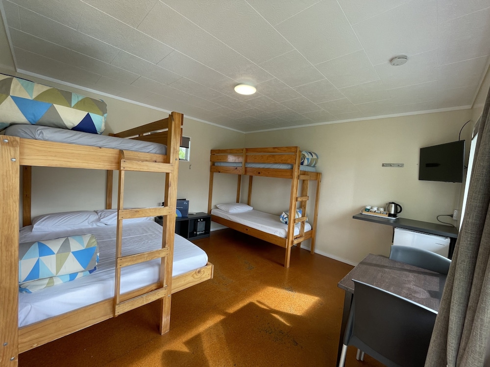 Classic Cabin, 1 Bunk Bed and 1 Tri-Bunk Bed, Shared Bathroom, Park View