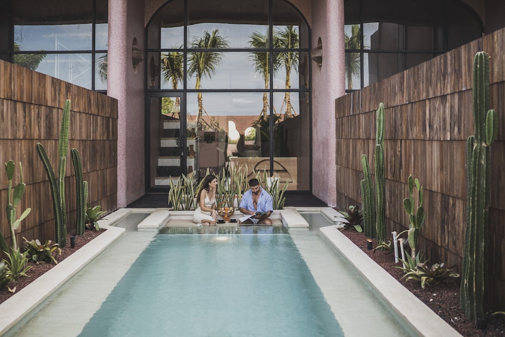 1 Bedroom Villa with Private Pool - Photo 1