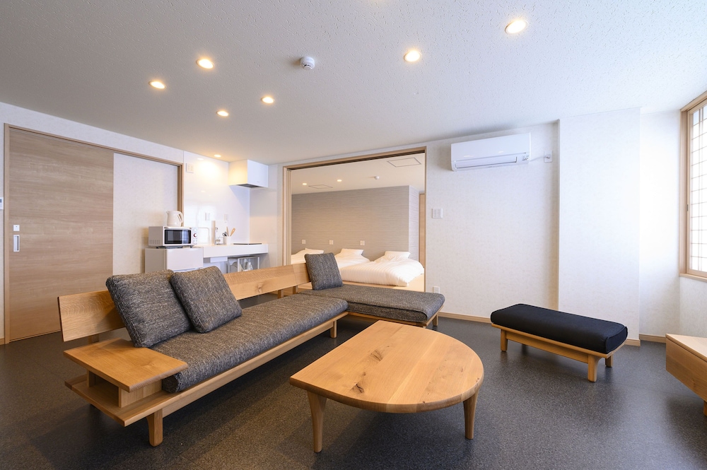 Room C photo 1
