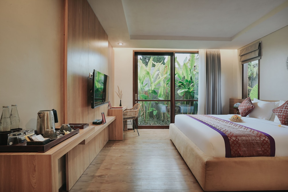 Three Bedroom Private Heated Pool Villa