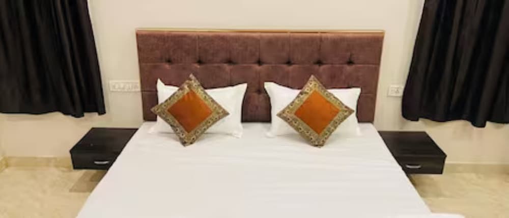 Deluxe Double Room, City View