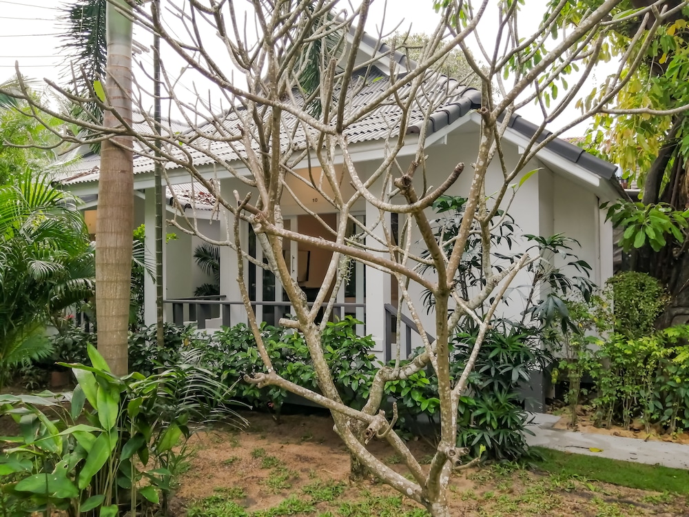 Deluxe Bungalow