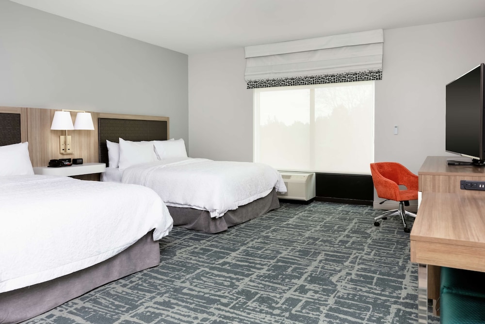 Room, 2 Queen Beds, Accessible, Bathtub photo 2