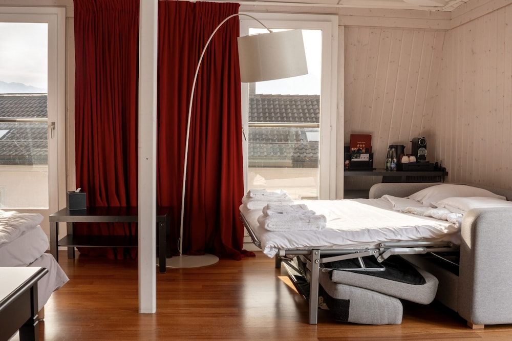 Suite - Photo 4