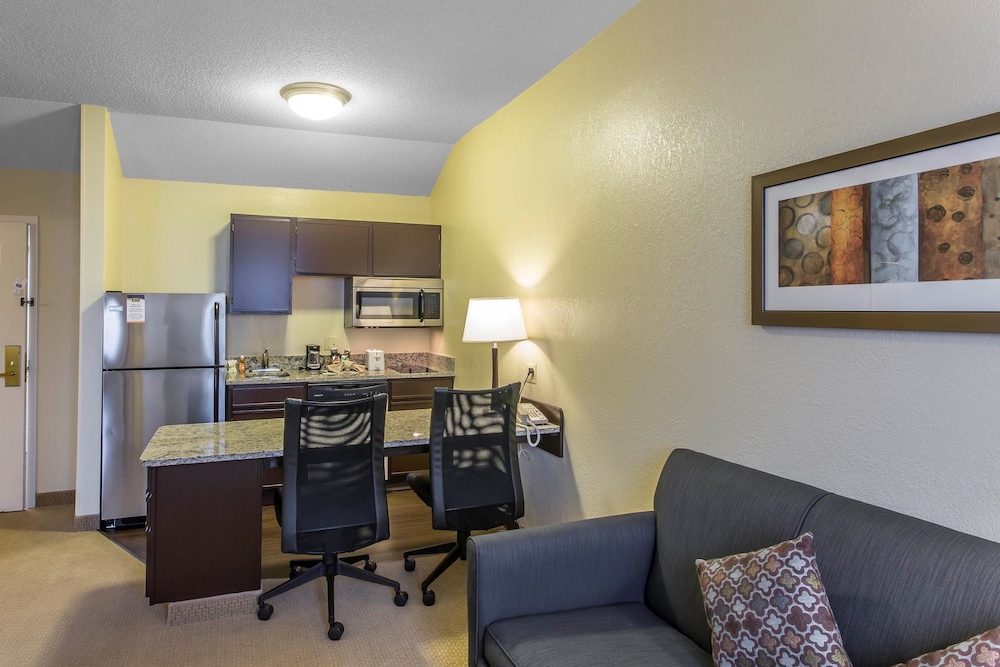Suite, Multiple Beds, Accessible, Non Smoking - Photo 10