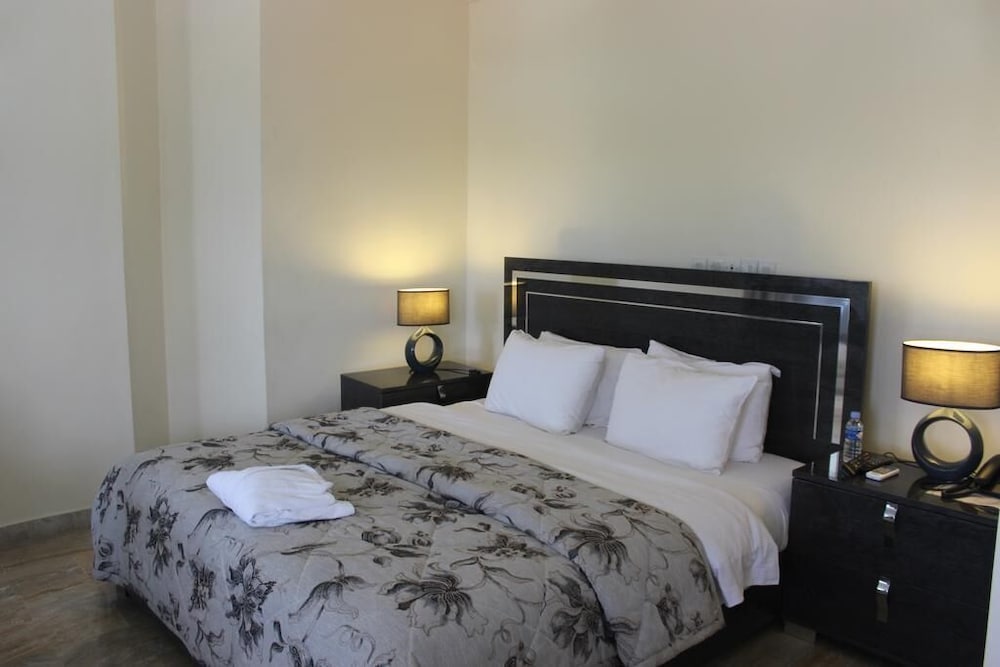 Luxury Suite photo 1