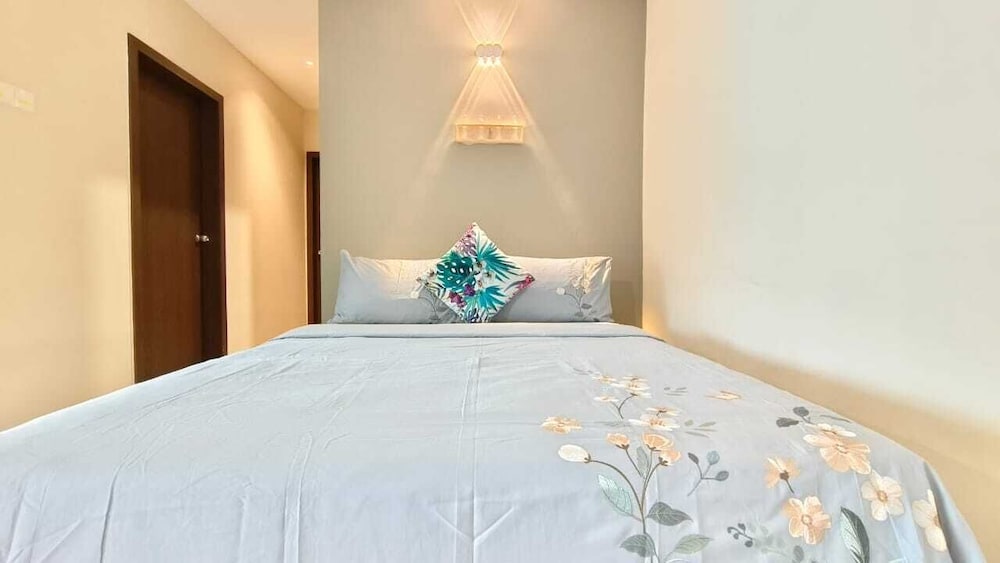 Signature Apartment, 2 Bedrooms, City View, Corner photo 2