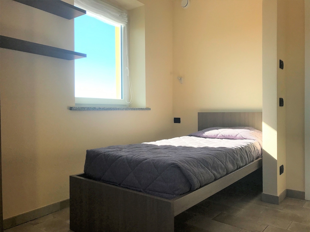 Single Room, 1 Twin Bed, Non Smoking, Shared Bathroom photo 2