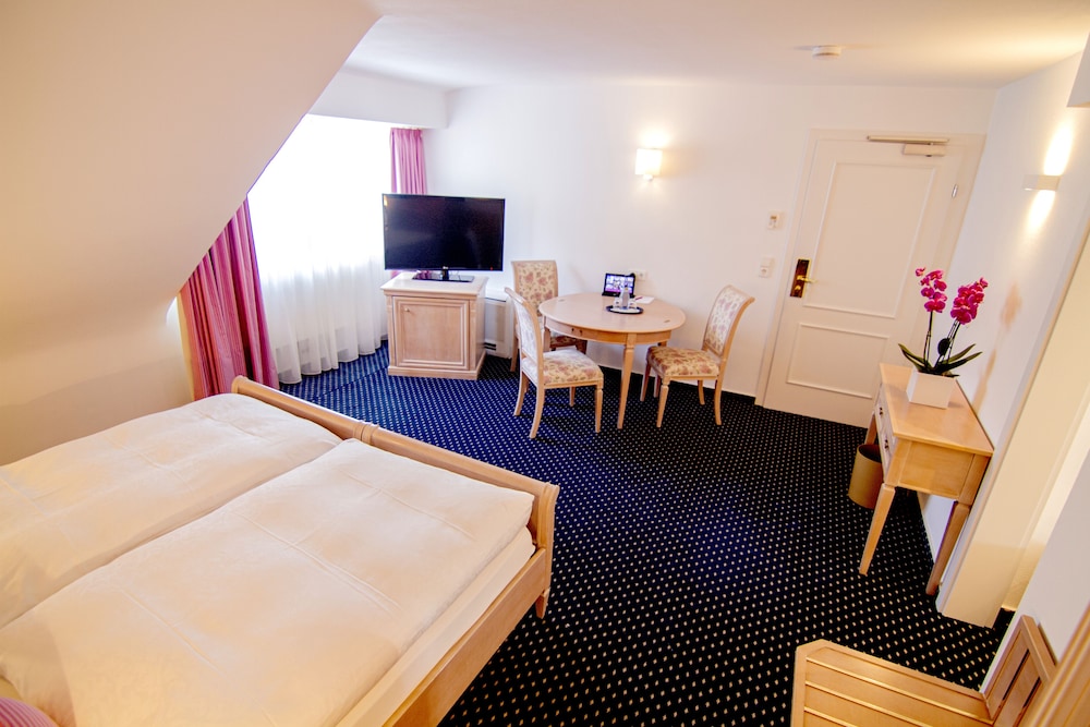 Apartment, 2 Bedrooms (3 Persons, Main Building) - Photo 5