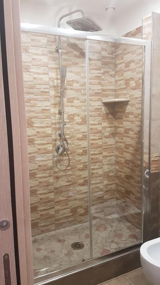 Deluxe Quadruple Room, Private Bathroom (Capri)