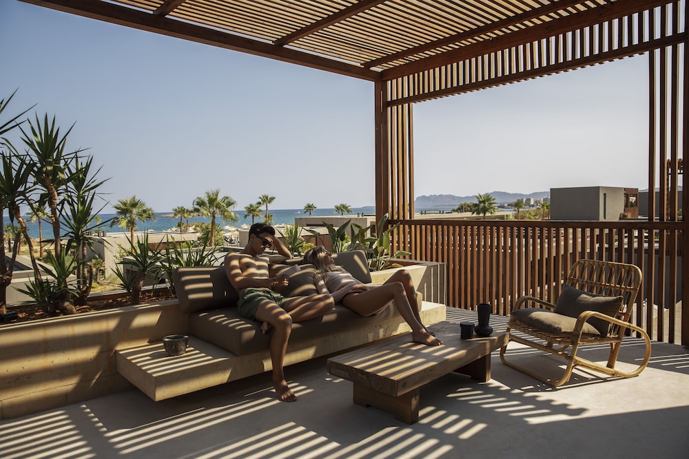 Bungalow, 1 King Bed, Balcony, Sea View (Sapphire Bungalow Sea View)