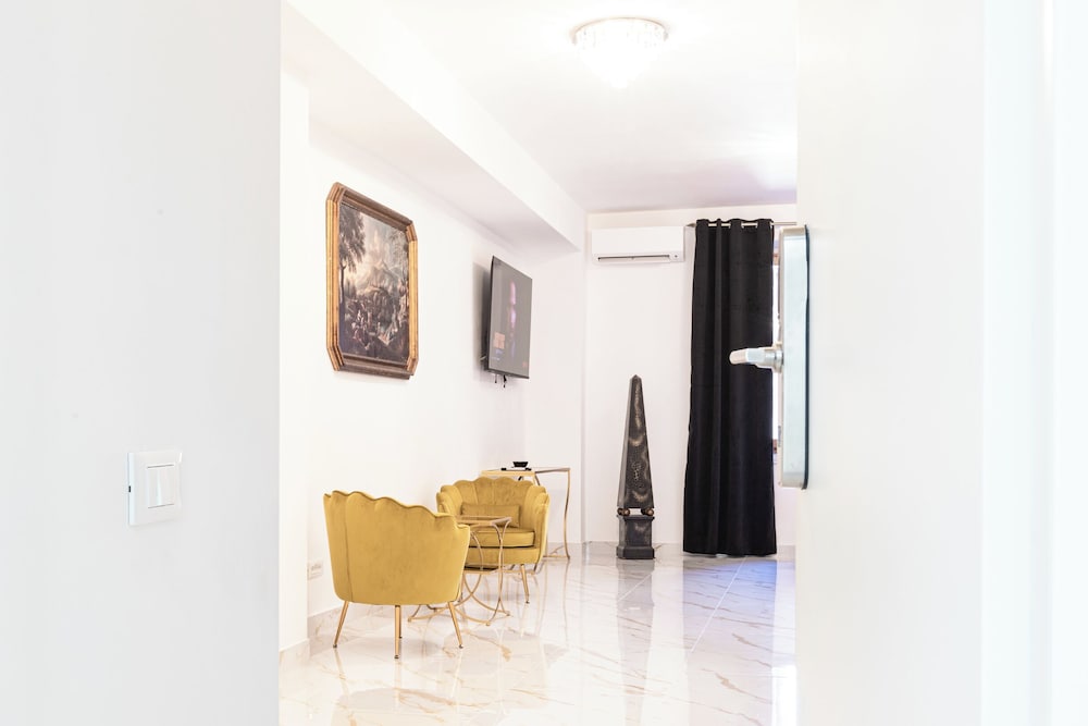 Deluxe Suite photo 3