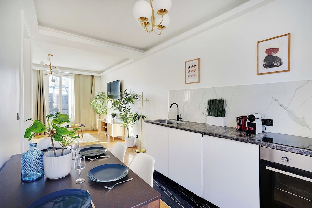 Apartment photo 2
