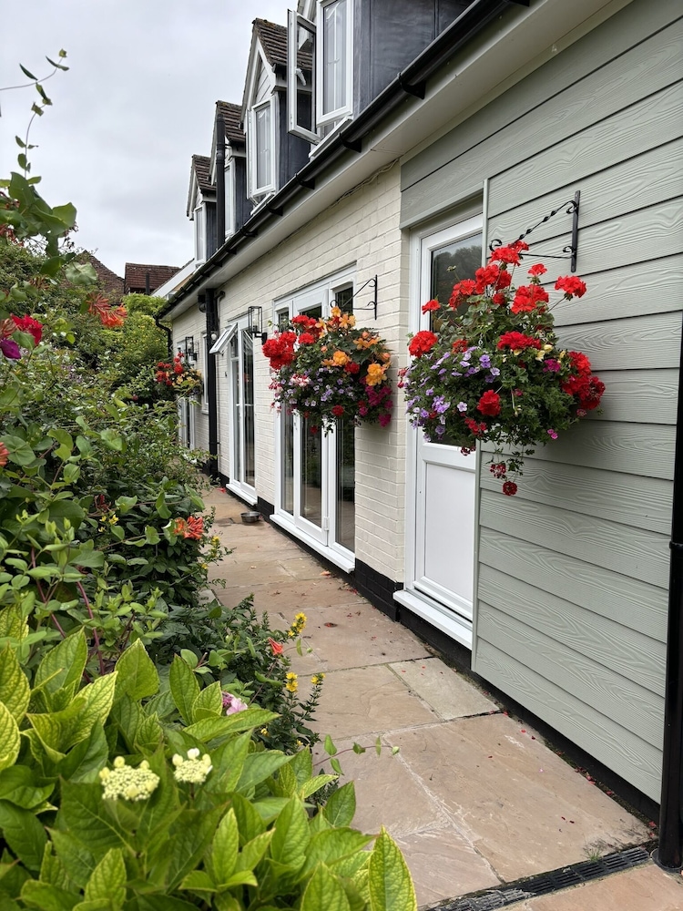 Luxury Apartment, Ensuite, Garden View (First Floor Apartment)